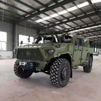 Китай DONGFENG Off Road Военная пуленепробиваемая командирская машина 4x4 Дизельный двигатель 300 л.с.