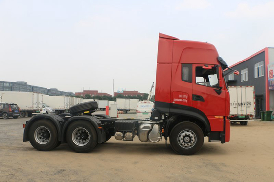 Дизельный вращающий момент 2650N.m тележки 560hp Макс трактора Dongfeng для транспортировать товары