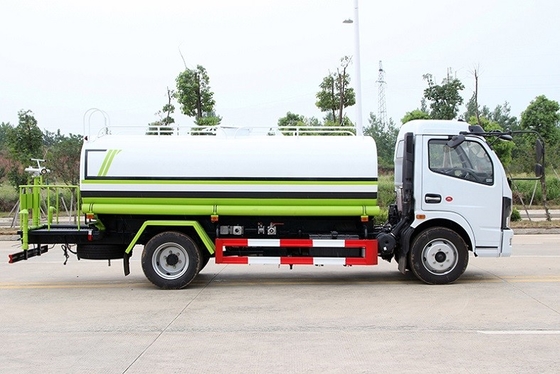 9 Cbm брызгая управление рулем колеса тележки 4x2 тележки светлой воды дизельное использующее энергию левое