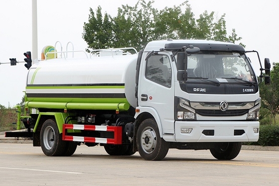 9 Cbm брызгая управление рулем колеса тележки 4x2 тележки светлой воды дизельное использующее энергию левое
